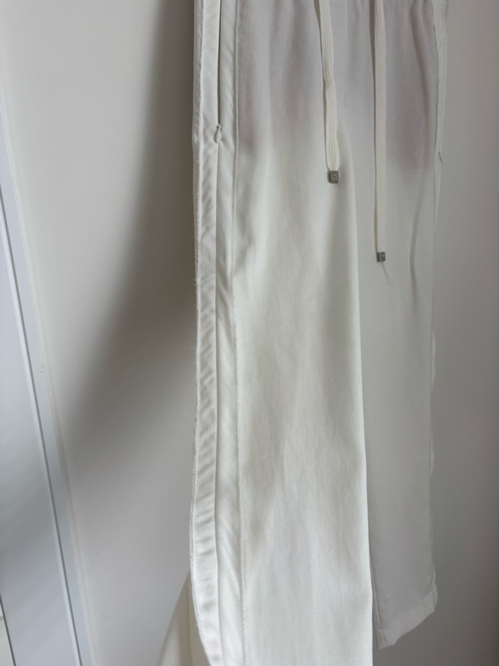 NEW ON WEBSITE! Marc Cain Cream Linen Blend Drawstring Tapered Pants Small - Picture 3 of 11